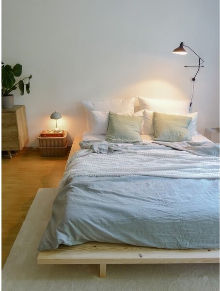 Jednolůžková postel z borovicového dřeva s roštem v přírodní barvě 90x200 cm Japan – Karup Design