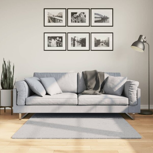 Koberec HUARTE krátký vlas měkký a pratelný šedý 120x120 cm