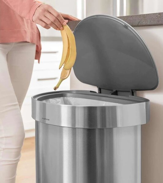 Pedálový odpadkový koš z nerezové oceli 45 l - simplehuman