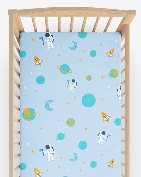 Goldea bavlněné napínací prostěradlo do dětské postýlky - kosmonauti ve vesmíru 60 x 120 cm
