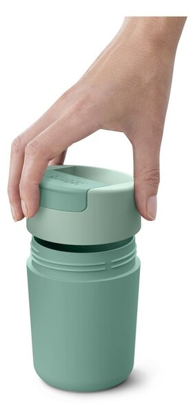Cestovní hrnek v mentolové barvě 340 ml Sipp – Joseph Joseph