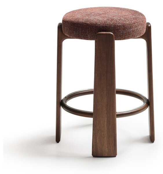 Hnědá/v tmavě přírodní barvě barová stolička z jasanového dřeva (výška sedáku 65 cm) Granite – Kave Home