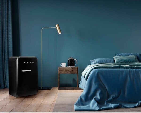 Černá rychlovarná konvice z nerezové oceli 800 ml Retro Style – SMEG