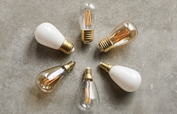 -25 % Dny MOMENTI– Bolia Bílá stmívatelná LED žárovka Teardrop E14 2W