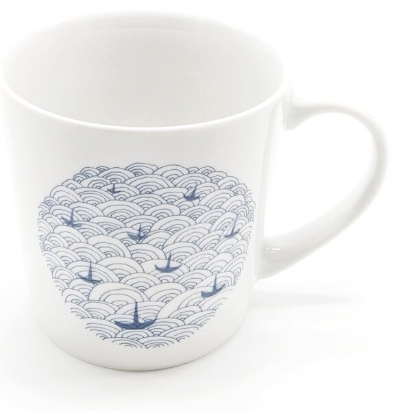 Porcelánový hrnek Ateliér Dorda Loďky na vlnách, modro-bílý, autorský design, 500 ml