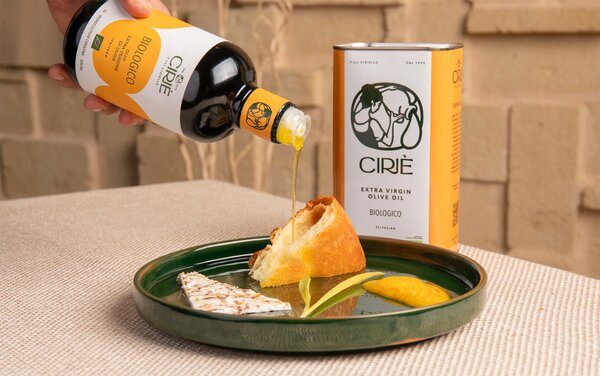 Extra panenský olivový olej BIO 1000 ml plech – italský prémiový olivový olej na vaření a saláty, BIOLOGICO CIRIE’
