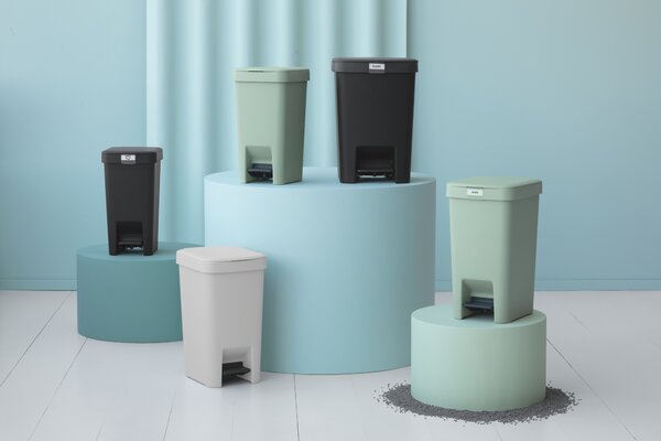 Brabantia StepUp odpadkové koše 25 l černá-šedá 800269