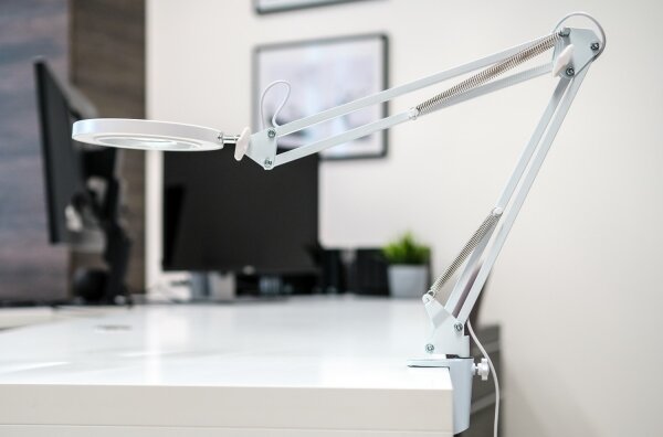 Brilagi - LED Stmívatelná stolní lampa s lupou LED/12W/5V 3000/4200/6000K bílá