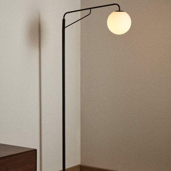 Kave Home Černá kovová stojací lampa Eilo 164 cm