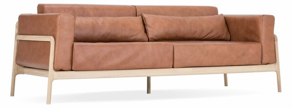 Koňakově hnědá pohovka z buvolí kůže s konstrukcí z masivního dubového dřeva Gazzda Fawn, 240 cm