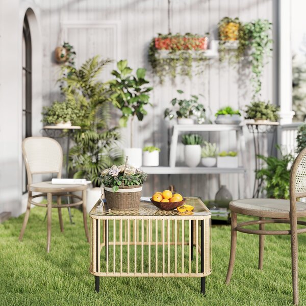 Outsunny Poly Rattan Zahradní Stůl, 65 x 65 x 43 cm, Voděodolný Kulatý Stůl se Skleněným Topem na Terase, Balkonový Stolek, Zahradní Nábytek z Přírodn
