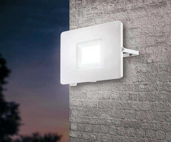 Eglo 33155 FAEDO 3 - Nástěnné LED svítidlo IP65 v bílé barvě 50W (Venkovní LED reflektor )