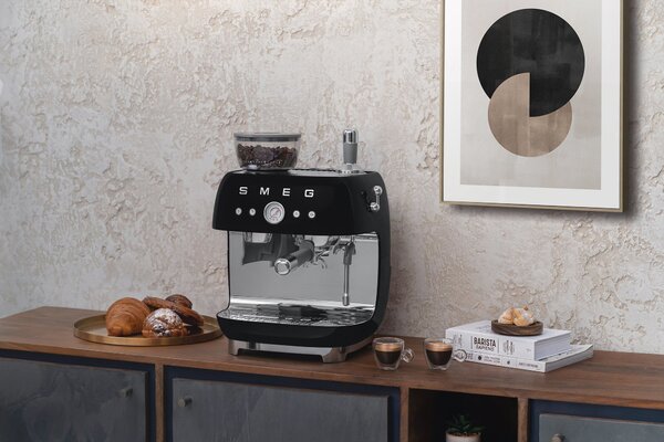 Smeg EGF03CREU Pákový espresso kávovar 50's Style krémový