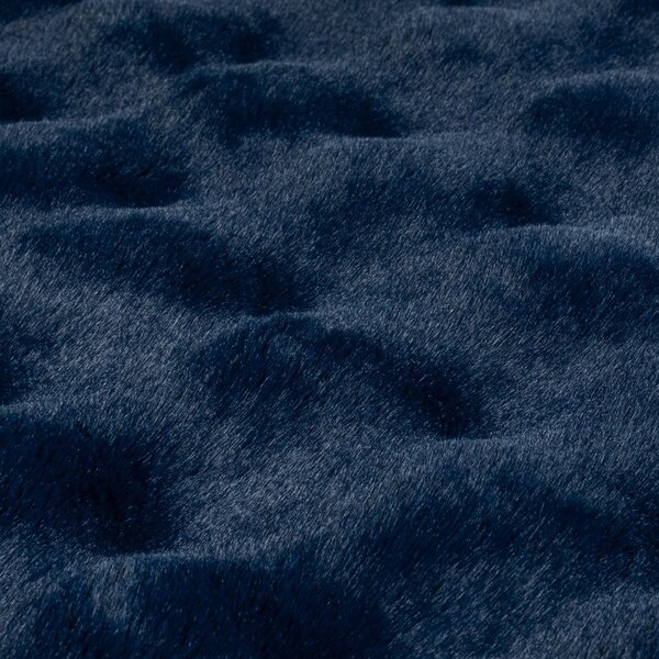 Tmavě modrá syntetická kožešina 80x150 cm Waffle Faux Fur – Flair Rugs