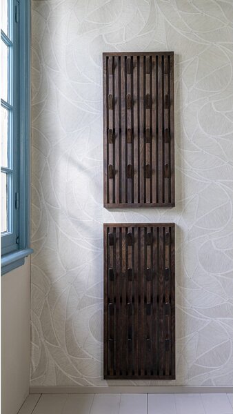 Tmavě hnědý věšákový panel z dubového dřeva 46x100x8 cm Parco – Spinder Design