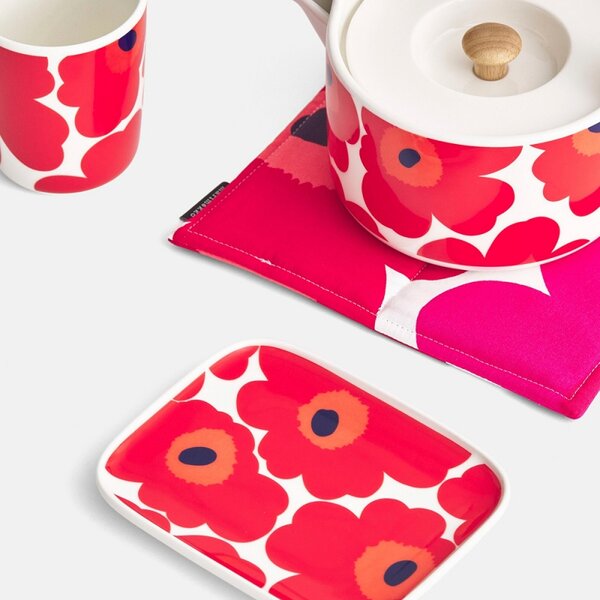 Marimekko Čtvercová chňapka Pieni Unikko, červeno-bílá