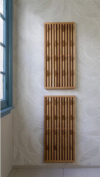 Věšákový panel z dubového dřeva v přírodní barvě 46x100x8 cm Parco – Spinder Design