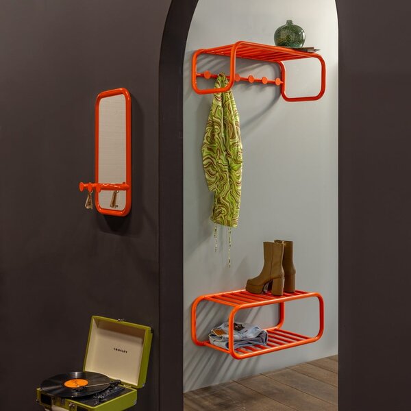 Oranžový kovový nástěnný věšák s poličkou 72 cm Retro – Spinder Design
