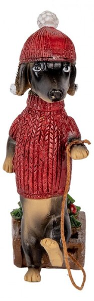 Vánoční dekorace figurka jezevčíka v čepici se sáňkami a stromečkem – 8x4x13 cm