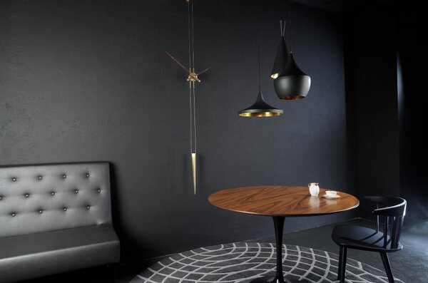 Designové nástěnné hodiny Nomon Pendulo, mosaz-ořech