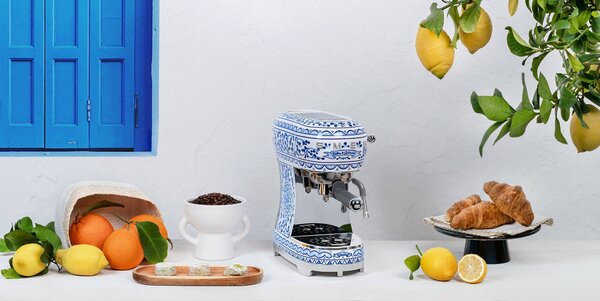 Smeg ECF02DGBEU Presovač D&G Blu Mediterraneo