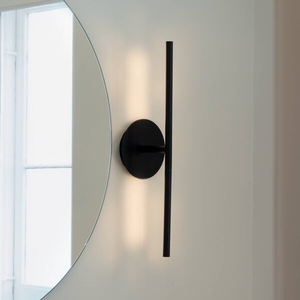 UMAGE LED nástěnné světlo Omni, černé, šířka 54 cm, 2 svítidla., stmívatelný, Černá, Obývací pokoj / jídelna, Hliník, Design