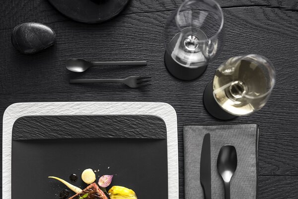 Villeroy & Boch 10-4240-2680 Servírovací talíř Manufacture Rock Blanc čtvercový 32 cm