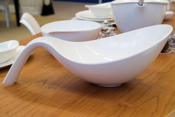 Villeroy & Boch 10-3420-3230 Servírovací mísa Flow s držadlem 1,8 l