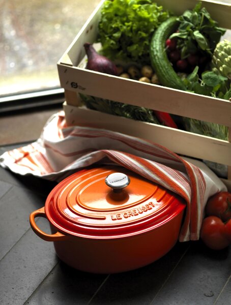 Le Creuset 21178295412430 Pekáč Signature oválný 29 cm světlý šedý