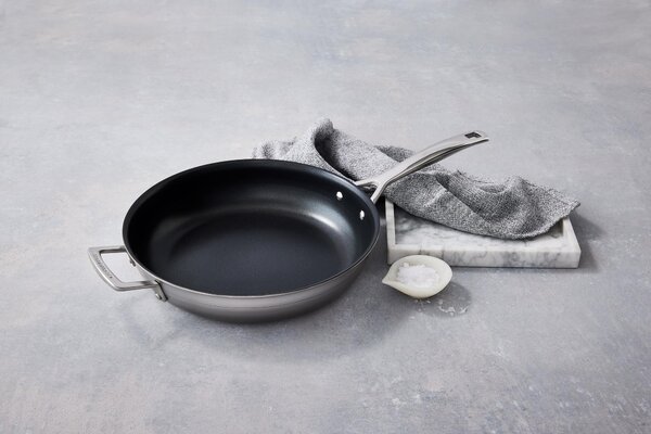 Le Creuset 96200328001000 Pánev 3-ply s rukojetí a nepřilnavým povrchem 28 cm