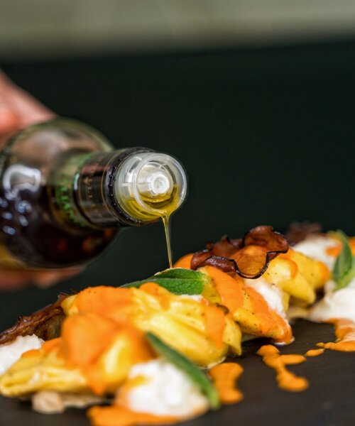Extra panenský olivový olej Tradizionale 500 ml Gonnelli 1585 + karafa na olej Jamie Oliver 450 ml – set (Itálie)