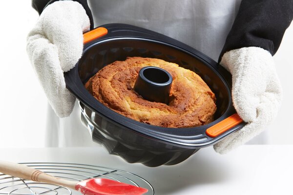 Le Creuset 46076220010000 Forma na bábovku II s nepřilnavým povrchem