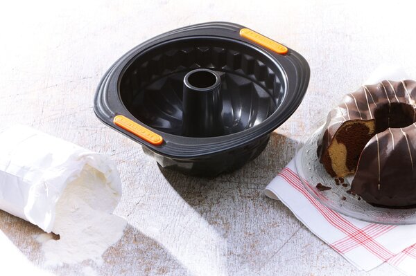 Le Creuset 46076220010000 Forma na bábovku II s nepřilnavým povrchem