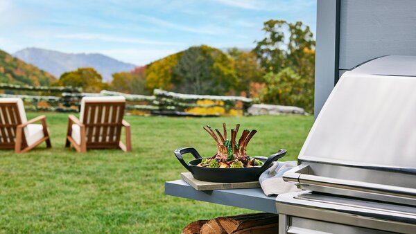 Le Creuset 20270250000005 Litinová pánev BBQ Outdoor kulatá 25 cm černá matná