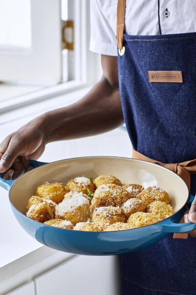 Le Creuset 45003007760800 Kuchyňská zástěra Denim