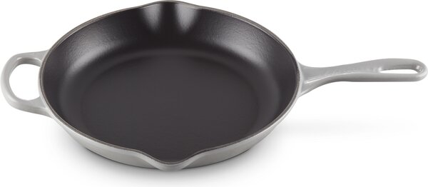Le Creuset 20182265410422 Pánev Signature na smažení a servírování, 26 cm, světle šedá