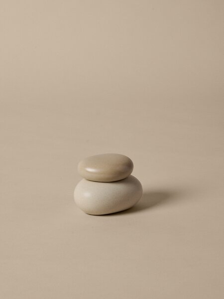 Ferm Living 1104270730 Dekorativní nádoba Pebble 8 cm písková