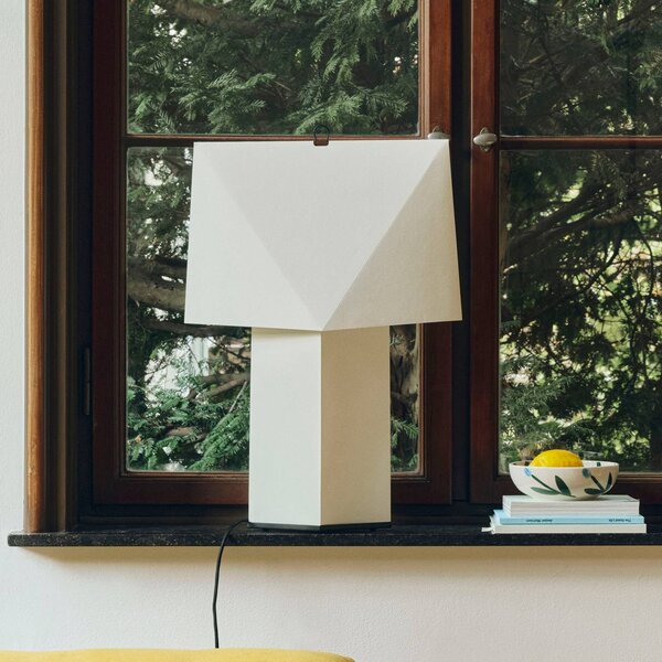 HAY stolní lampa Aplat, výška 44 cm, bílá, hedvábný papír, E14, Bílá / opál, Obývací pokoj / jídelna, Papír / lunolit / lunopal, Moderní