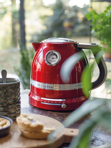 Rychlovarná konvice KitchenAid 5KEK1522 - královská červená