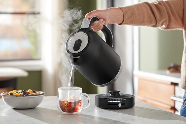 Rychlovarná konvice KitchenAid 5KEK1701 - královská červená