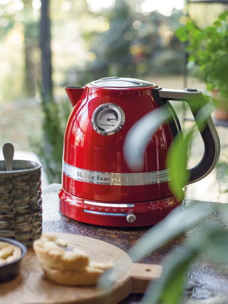 Rychlovarná konvice KitchenAid 5KEK1522 - mandlová