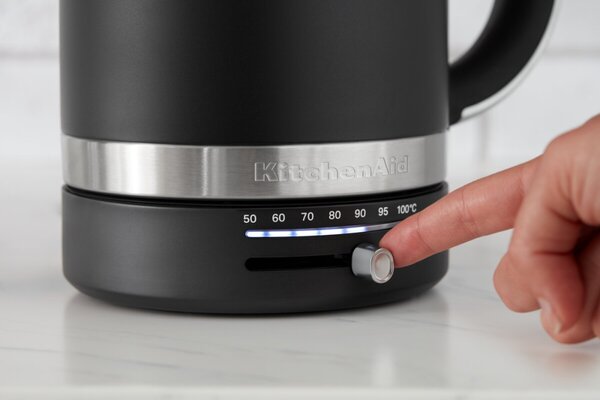 Rychlovarná konvice KitchenAid 5KEK1701 - královská červená
