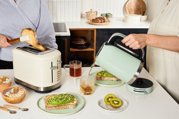 Rychlovarná konvice KitchenAid 5KEK1701 - černá litina