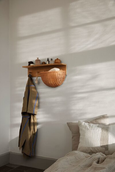 Ferm Living 1104265691 Věšák na liště s policí Place M přírodní dub