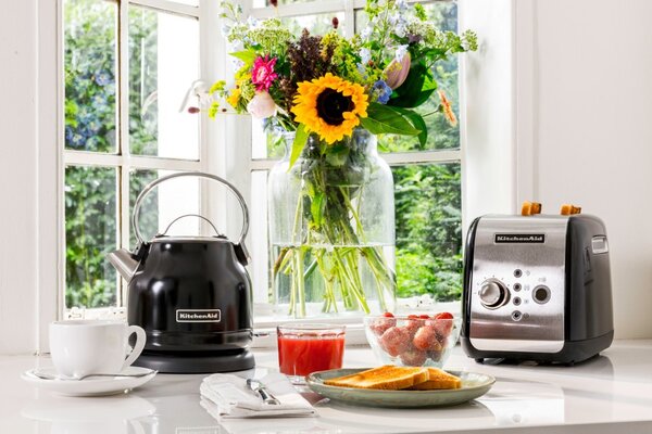 Rychlovarná konvice KitchenAid 5KEK1222 - královská červená