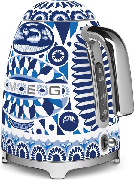 Smeg KLF03DGBEU. Rychlovarná konvice D&G Blu Mediterraneo