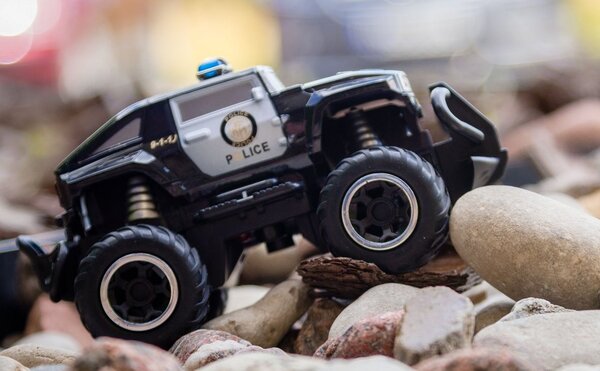 Mini auto dálkově ovládané Rebel ZAB0113 RC 1:43, 27 MHz, 10 km/h POLICE