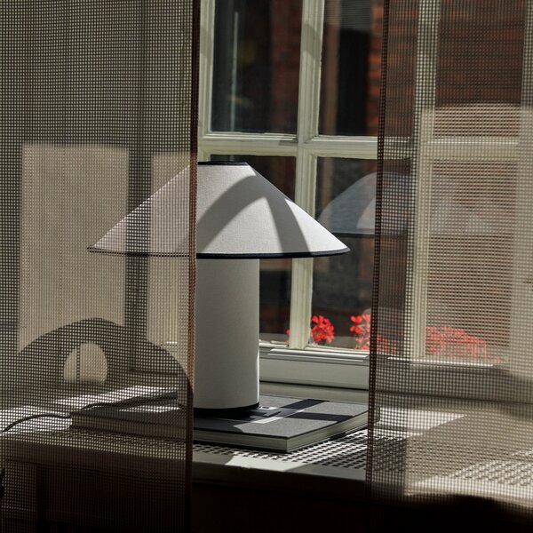 &Tradition designové stolní lampy Colette