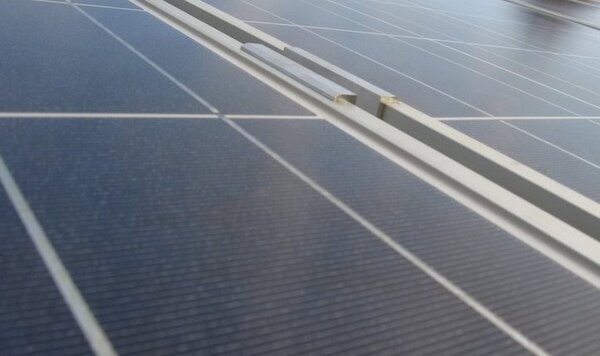 FVE univerzální úchyt středový pro fotovoltaický panel, stříbrná, 50mm