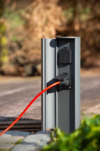 Lucide 27849/02/29 zahradní sloupek se zásuvkami Powerpoint 2x230V